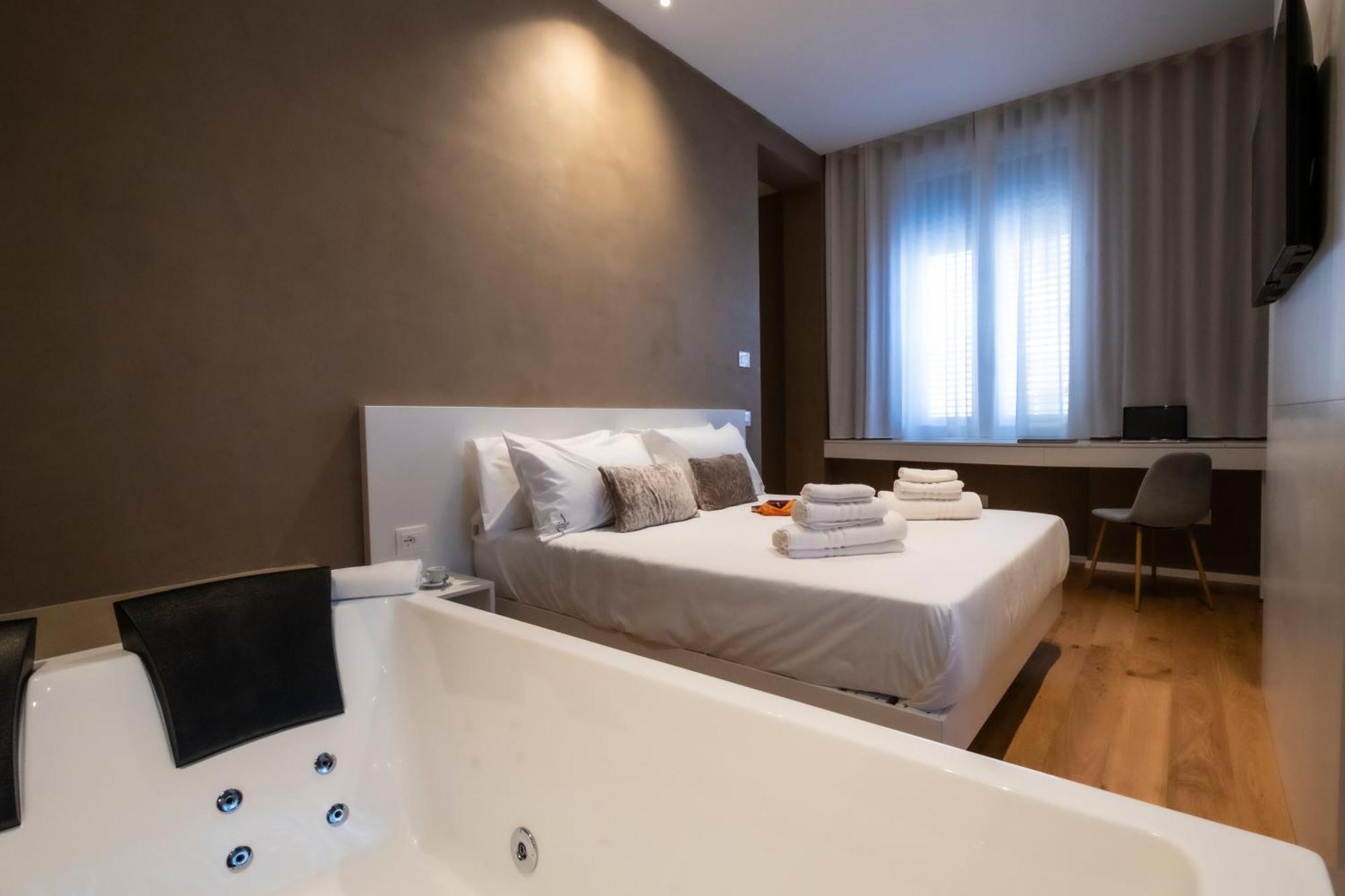 פלרמו Amorgiu Luxury Suites מראה חיצוני תמונה