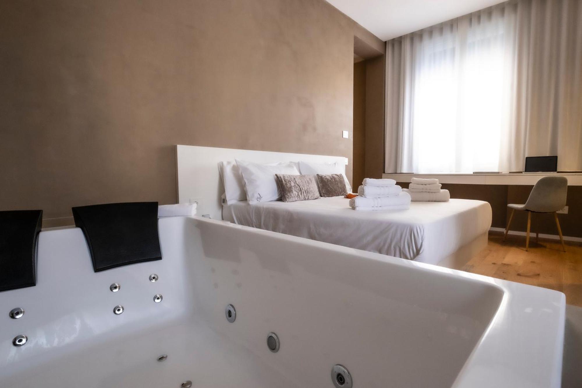 פלרמו Amorgiu Luxury Suites מראה חיצוני תמונה
